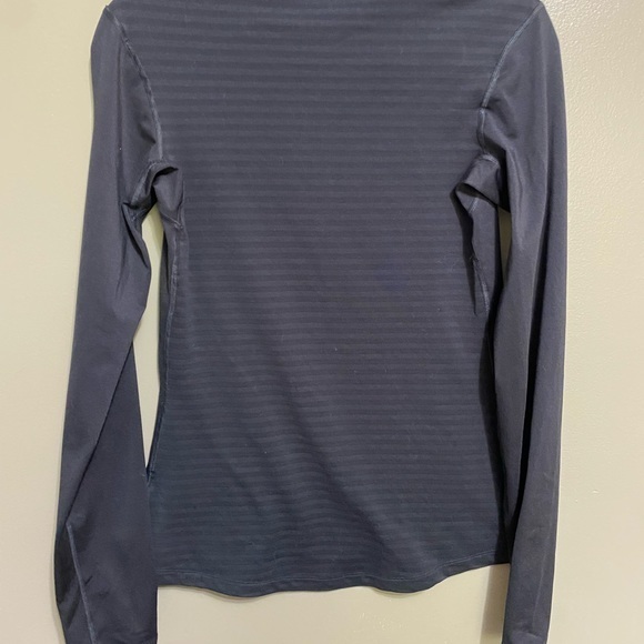 Nike Dry Fit Top, Size M - Picture 2 of 4